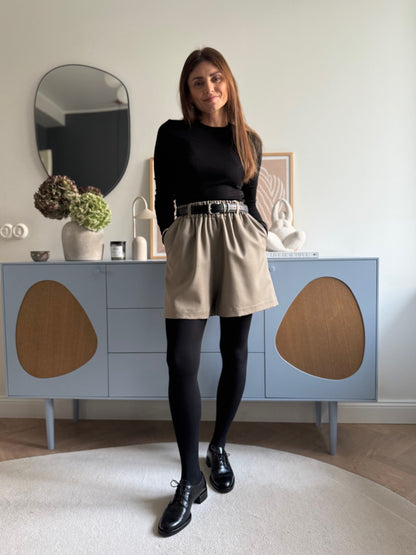 paris fine wool shorts