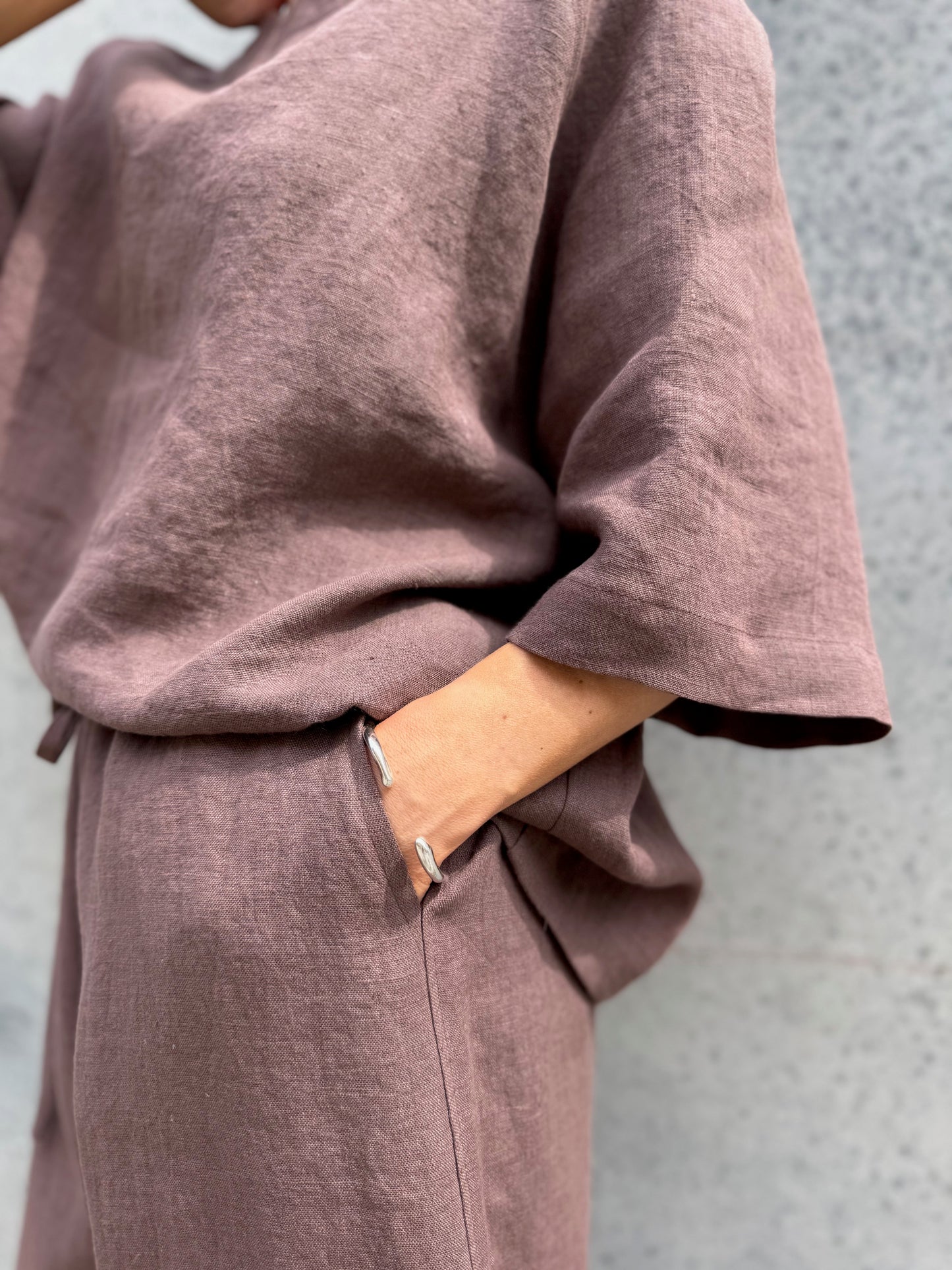 mumbai linen trousers