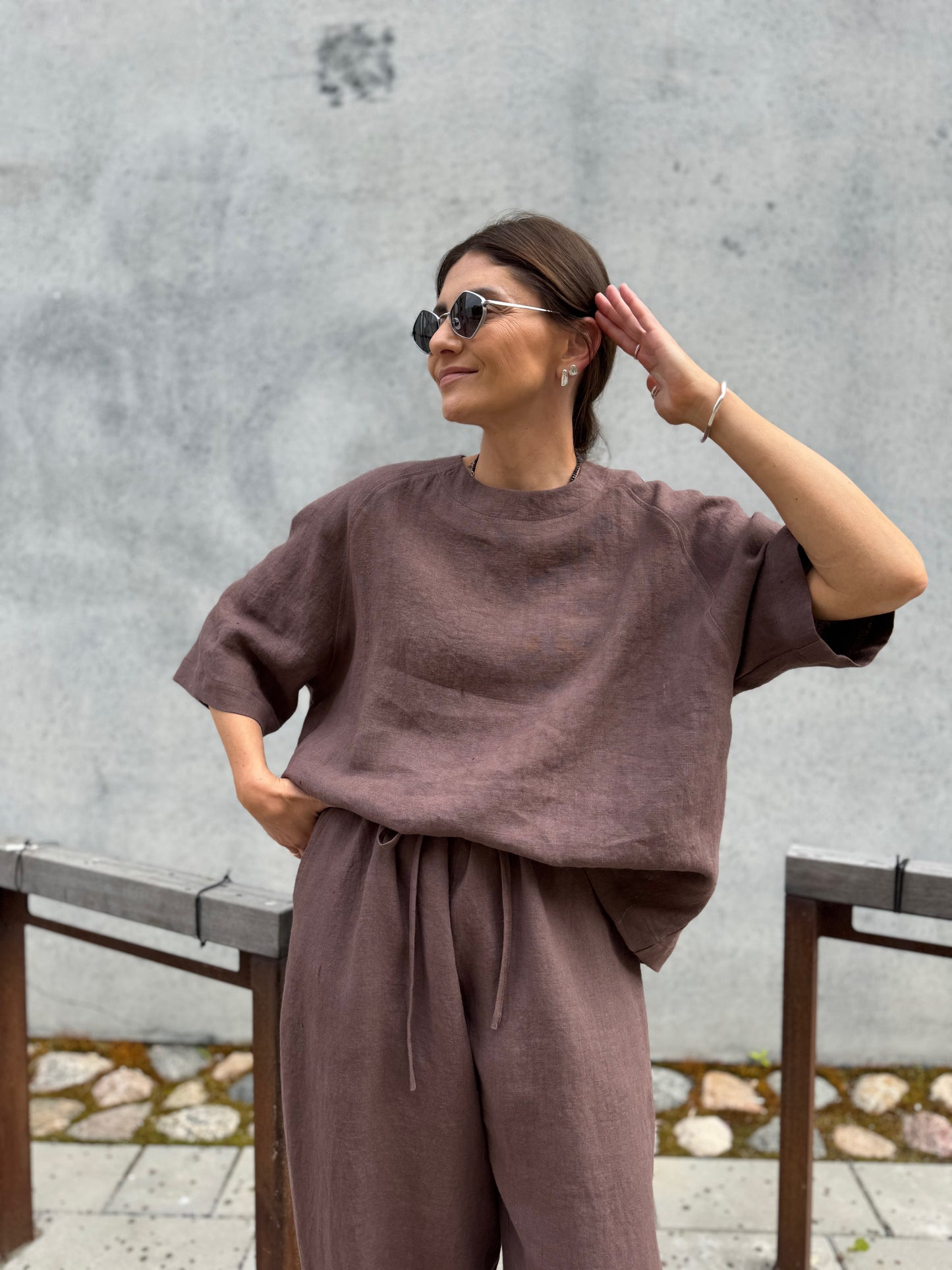 mumbai linen trousers