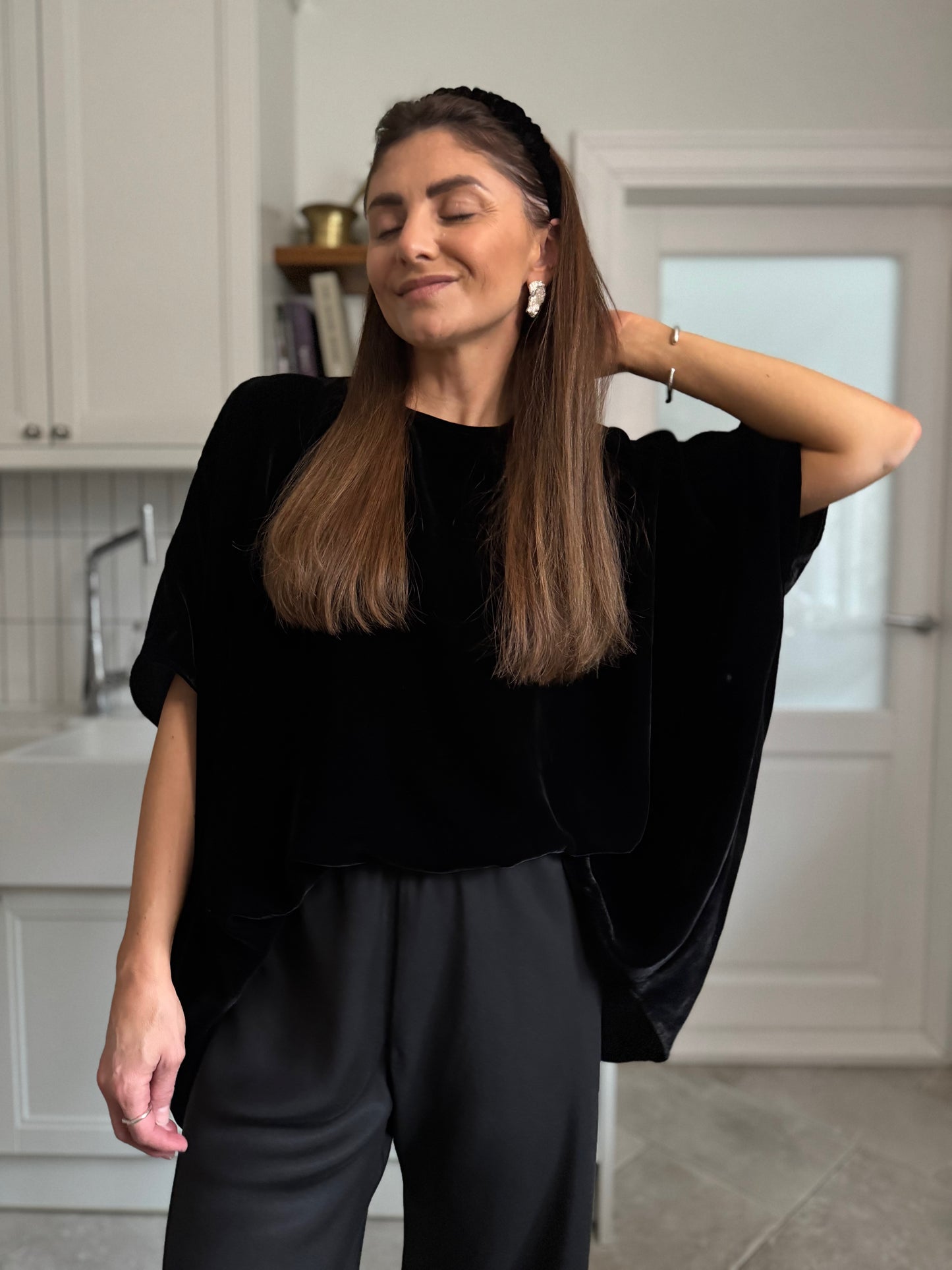 nara silk velvet flowy blouse - black 2025